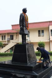 हिमालय पुत्र स्व हेमवती नन्दन बहुगुणा जी की १०४ वीं जयंती पर उन्हें शत शत नमन।